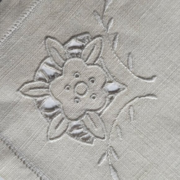 Vintage Embroidered Child's Apron with Floral and Rooster Design - Picture 10 of 10